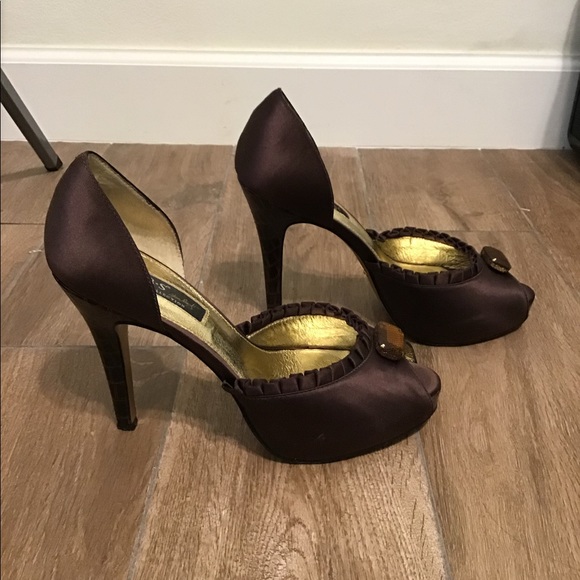 Brown Satin Pumps with Croc heel - Picture 7 of 8